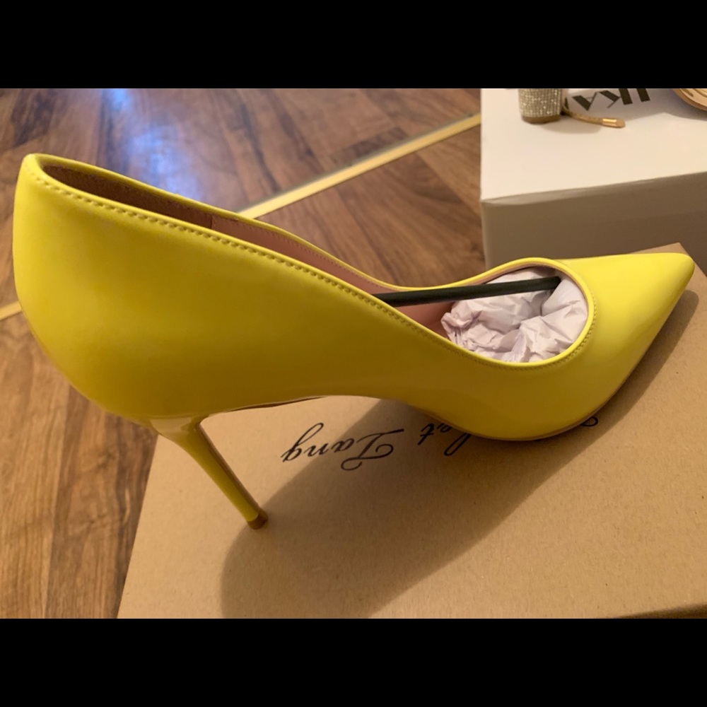 Fluorescent yellow heels